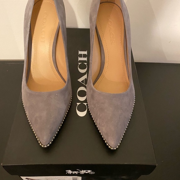 Coach waverly pumps Grey suede. New w/box. Size 7. - Picture 3 of 4
